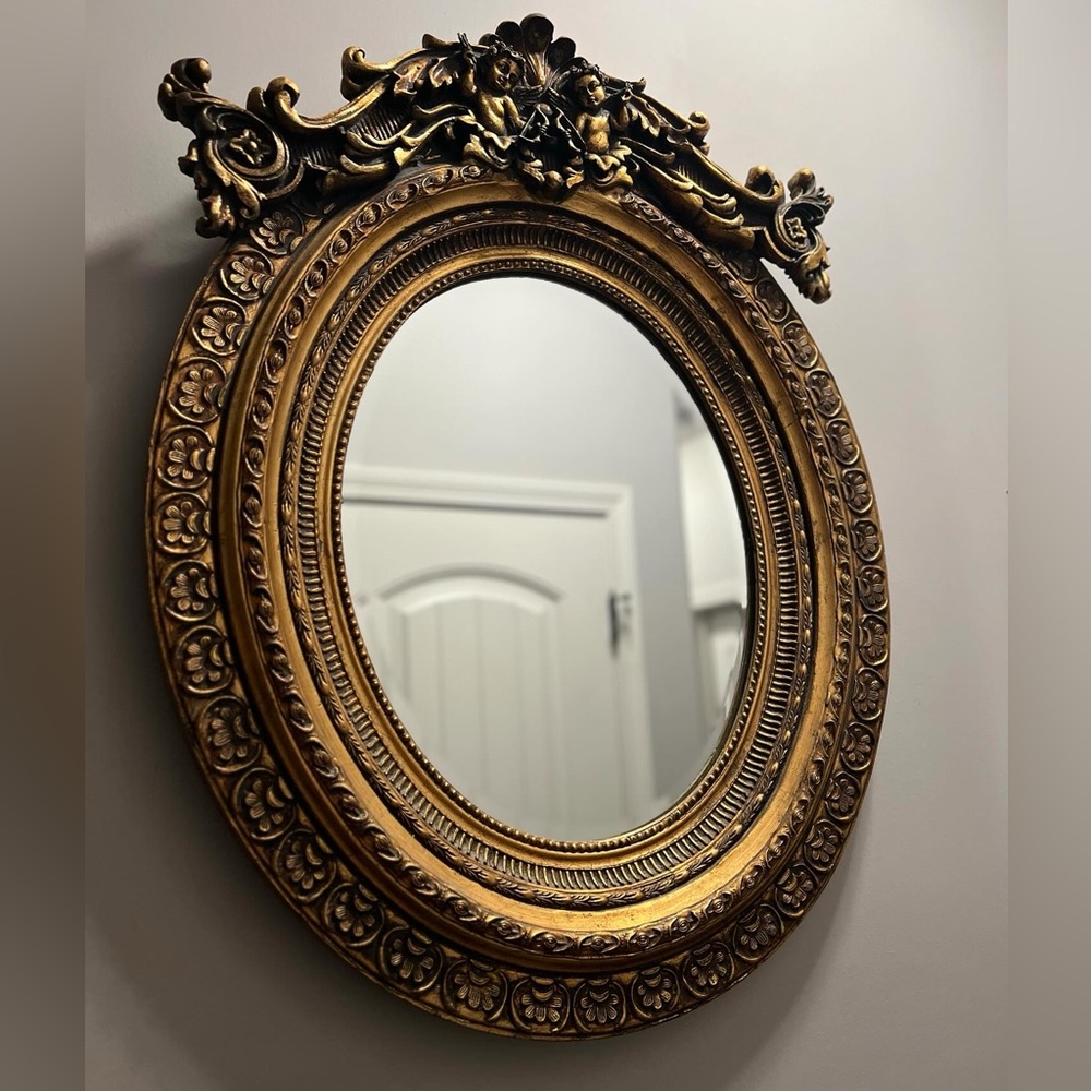 {SOLD}- Beautiful Gold Ornate Cherub Wood Oval Mirror!